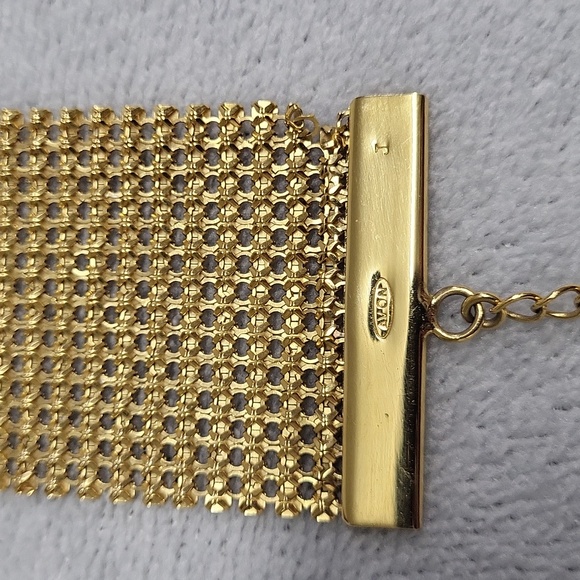 Avon Goldtone Bracelet & Earrings Set - Picture 9 of 15